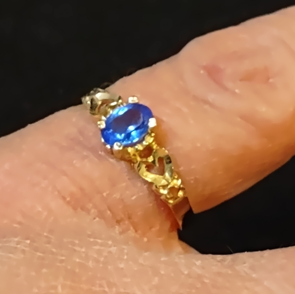 GORGEOUS blue sapphire ring